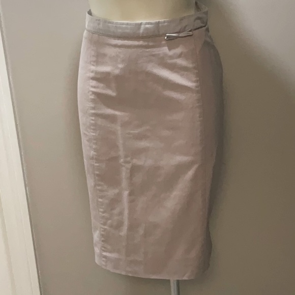 Schumacher pencil skirt. - Picture 1 of 7